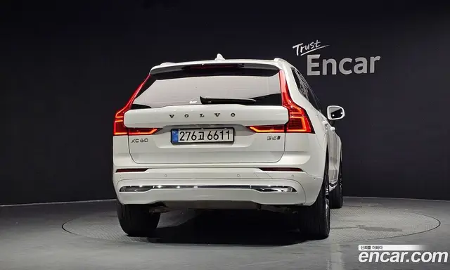 Volvo XC60 2021 2.0 автомат (гидро), миниатюра 3