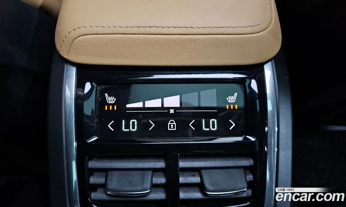 Volvo XC60 2021 2.0 автомат (гидро), фото 24