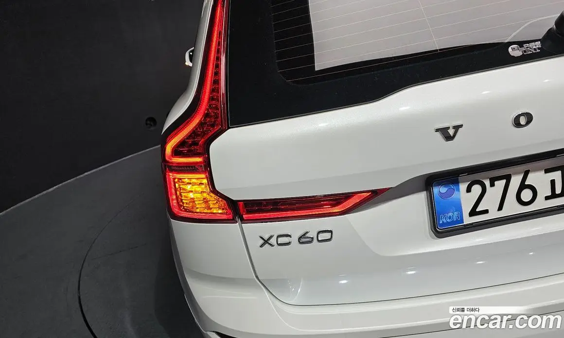 Volvo XC60 2021 2.0 автомат (гидро), фото 8