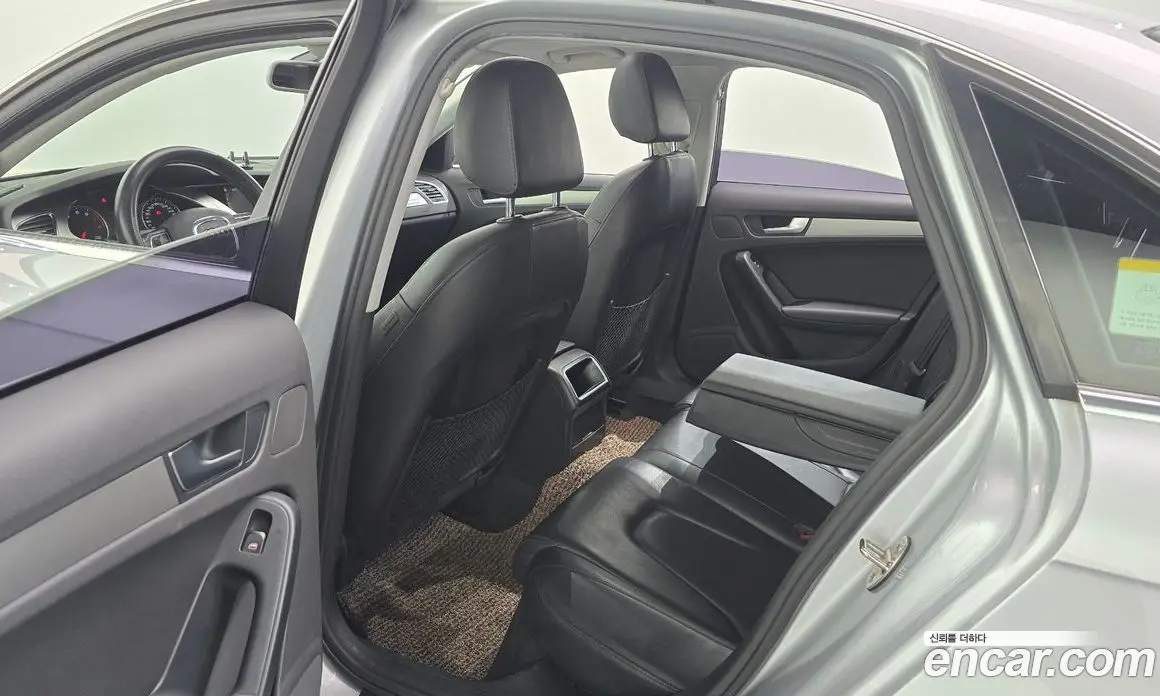 Audi A4 2010 2.0 автомат (гидро), фото 12