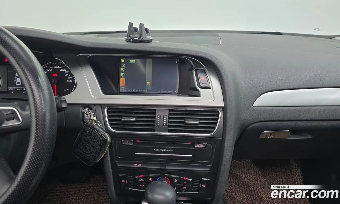 Audi A4 2010 2.0 автомат (гидро), фото 13