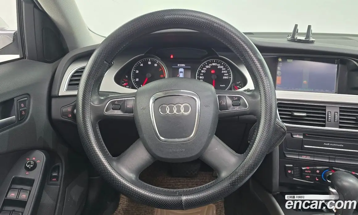 Audi A4 2010 2.0 автомат (гидро), фото 14