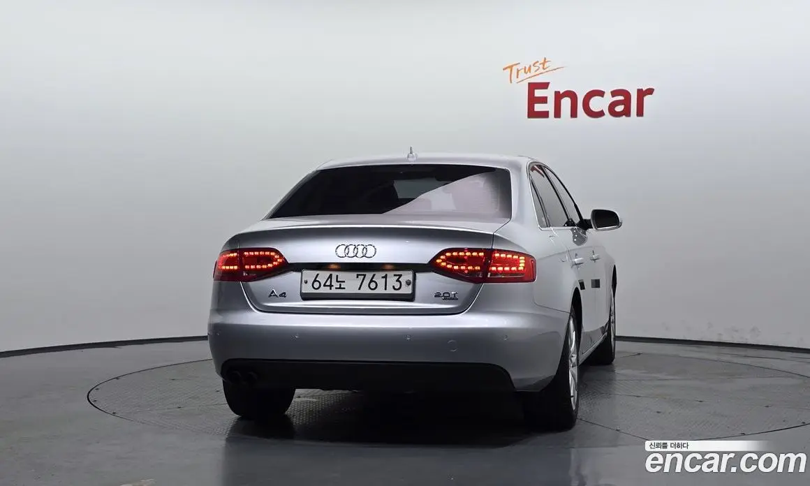 Audi A4 2010 2.0 автомат (гидро), фото 4