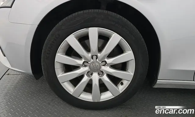 Audi A4 2010 2.0 автомат (гидро), миниатюра 5