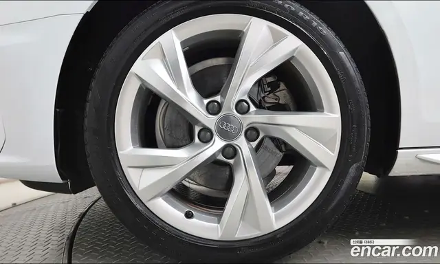Audi A4 2021 2.0 автомат (гидро), миниатюра 5