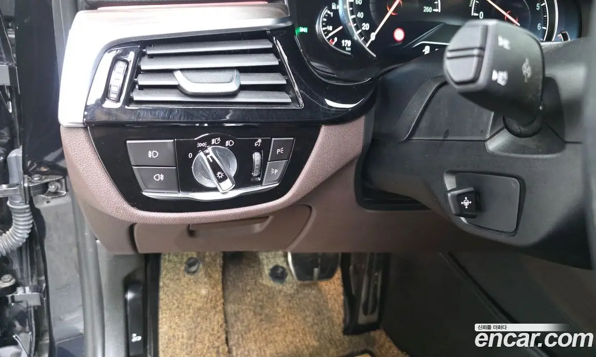 BMW 5 серия 2017 2.0 автомат (гидро), фото 26