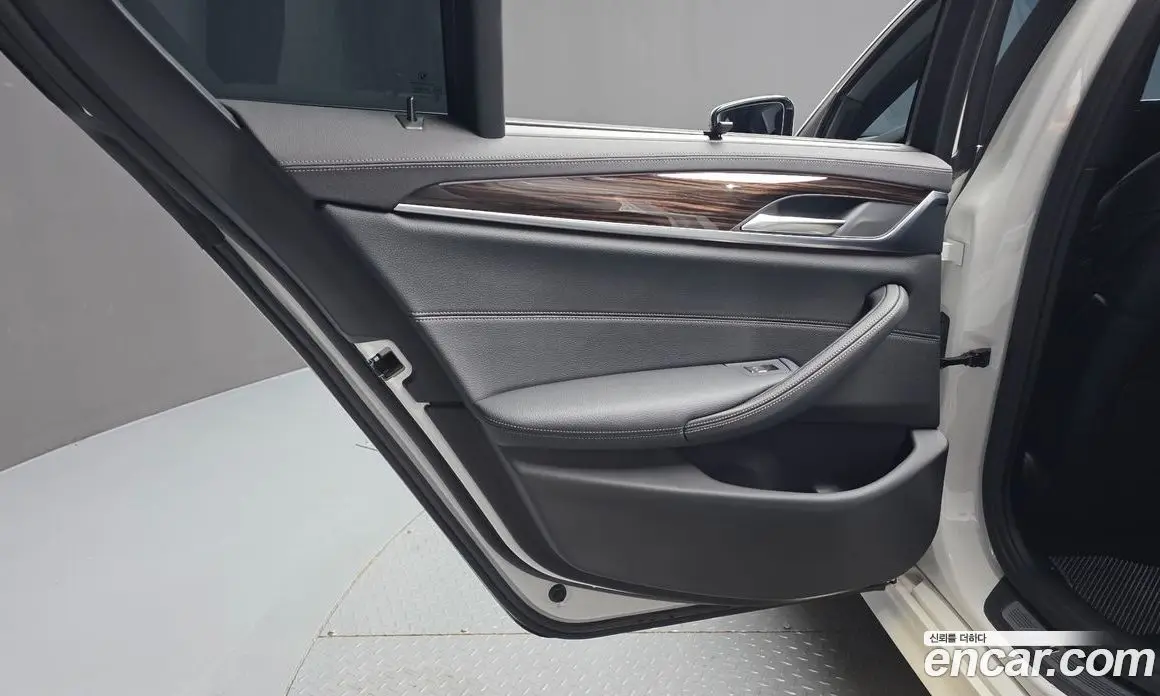 BMW 5 серия 2022 2.0 автомат (гидро), фото 15