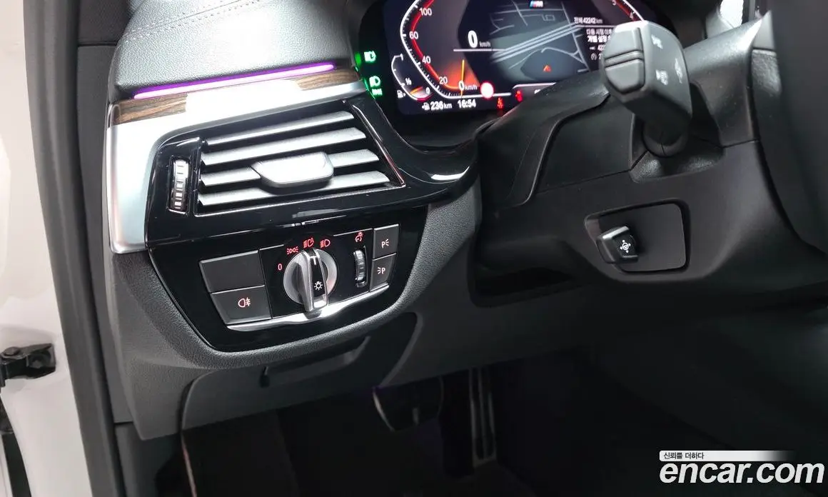 BMW 5 серия 2022 2.0 автомат (гидро), фото 25