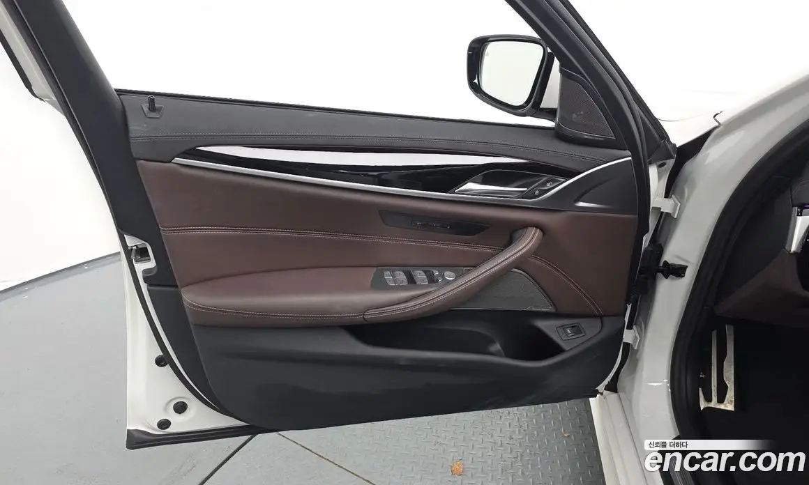 BMW 5 серия 2023 2.0 автомат (гидро), фото 14