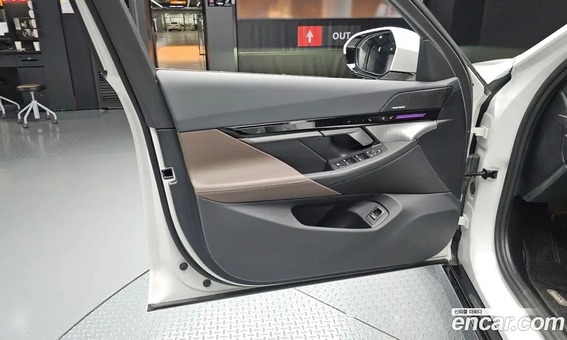 BMW 5 серия 2024 2.0 автомат (гидро), фото 14