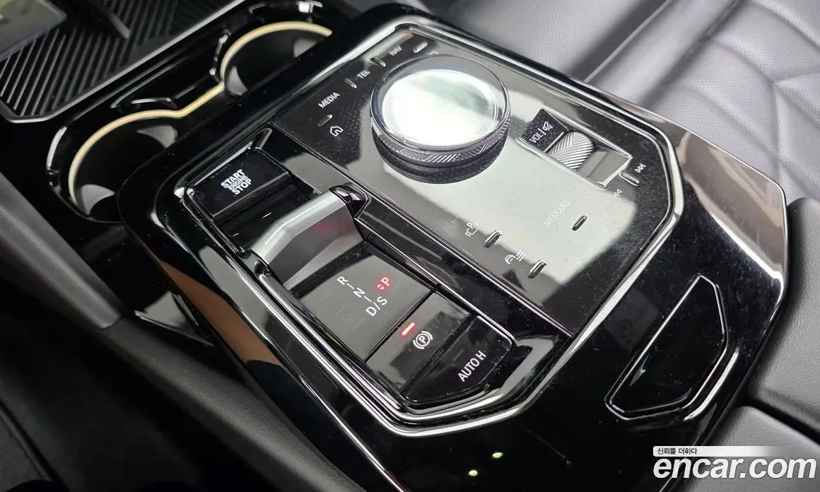 BMW 5 серия 2025 2.0 автомат (гидро), фото 12