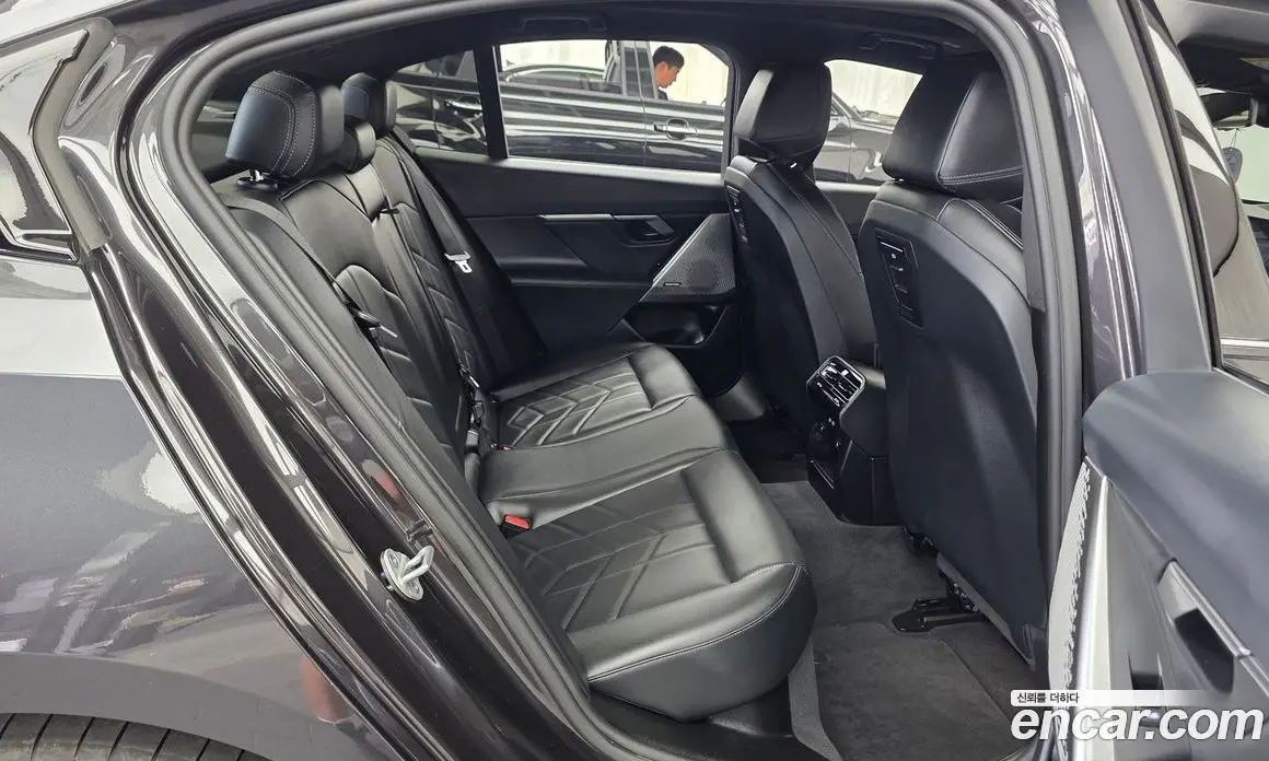 BMW 5 серия 2025 2.0 автомат (гидро), фото 18