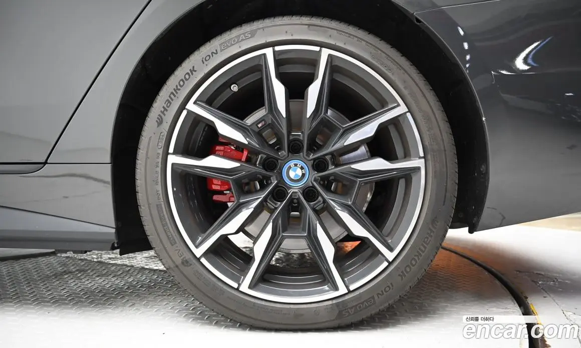 BMW i4 2024 0.2 автомат (гидро), фото 5
