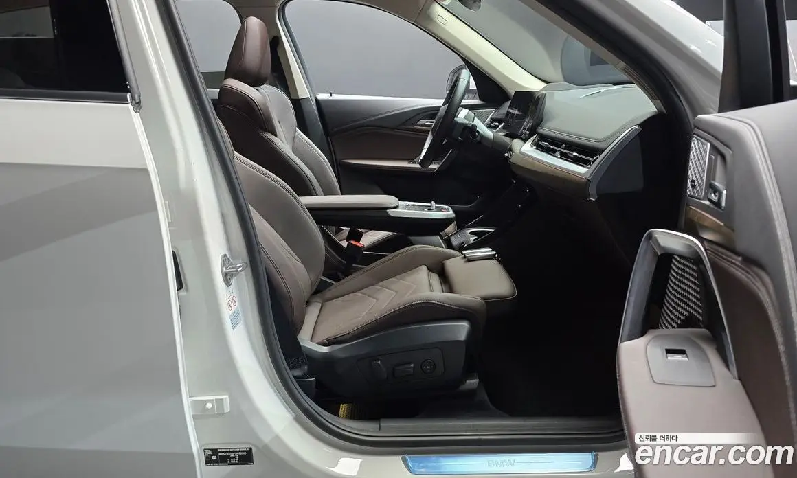 BMW X1 2023 2.0 автомат (гидро), фото 16