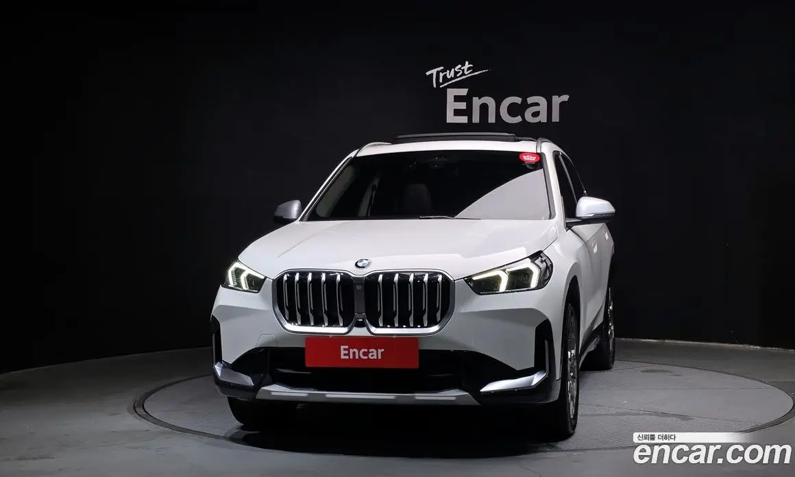 BMW X1 2023 2.0 автомат (гидро), фото 3