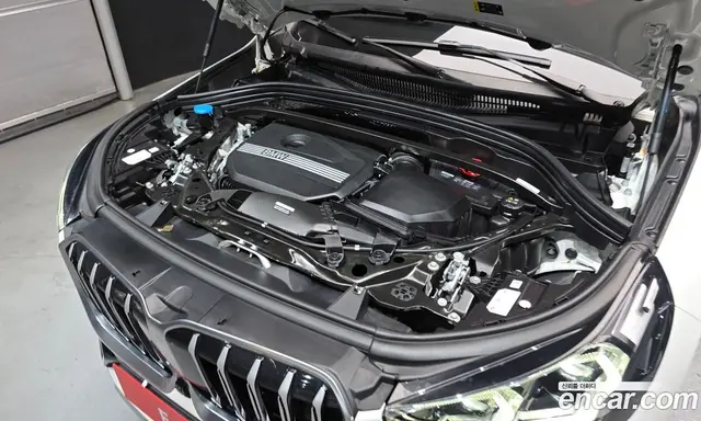 BMW X1 2023 2.0 автомат (гидро), миниатюра 6