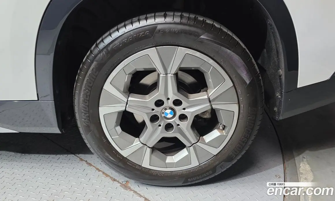 BMW X1 2023 2.0 автомат (гидро), фото 7