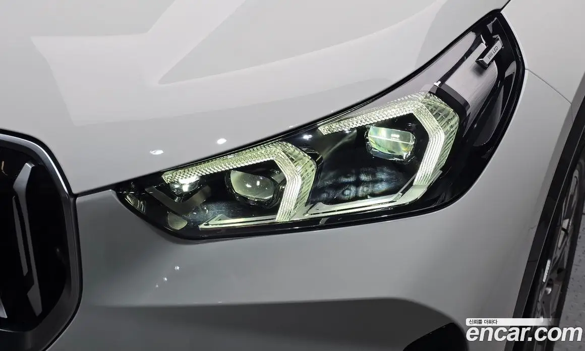 BMW X1 2023 2.0 автомат (гидро), фото 8