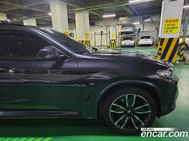 BMW X4 2025 2.0 автомат (гидро), миниатюра 4