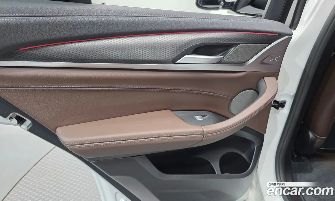 BMW X4 2025 2.0 автомат (гидро), фото 15