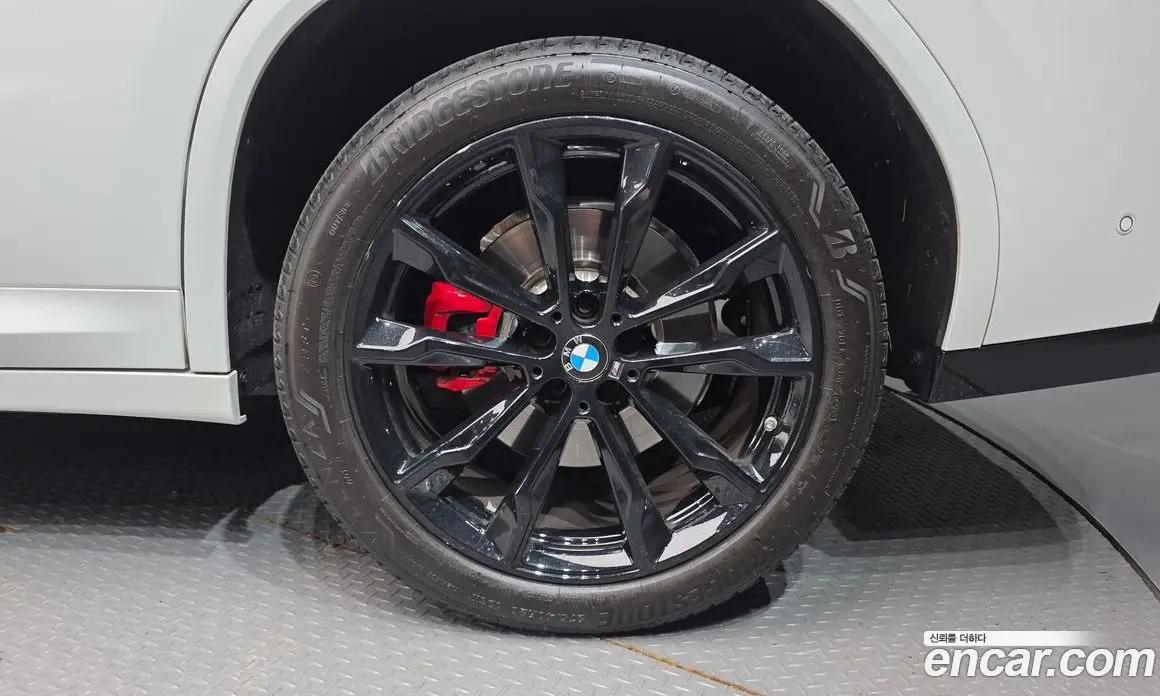BMW X4 2025 2.0 автомат (гидро), фото 7