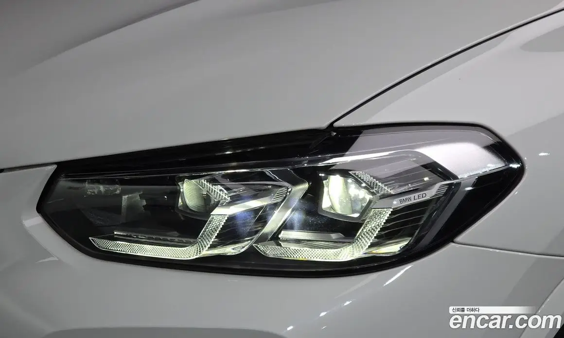 BMW X4 2025 2.0 автомат (гидро), фото 8