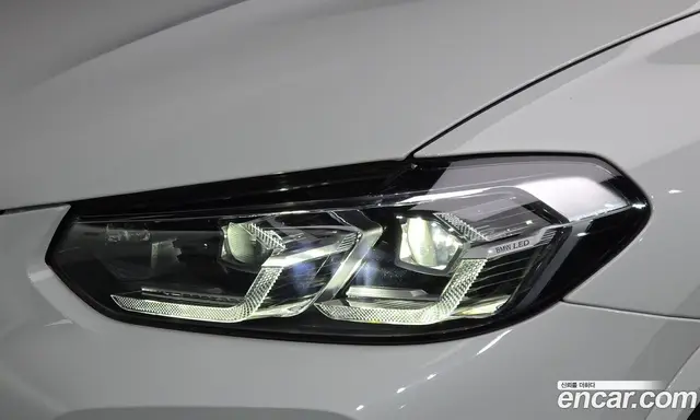 BMW X4 2025 2.0 автомат (гидро), миниатюра 8