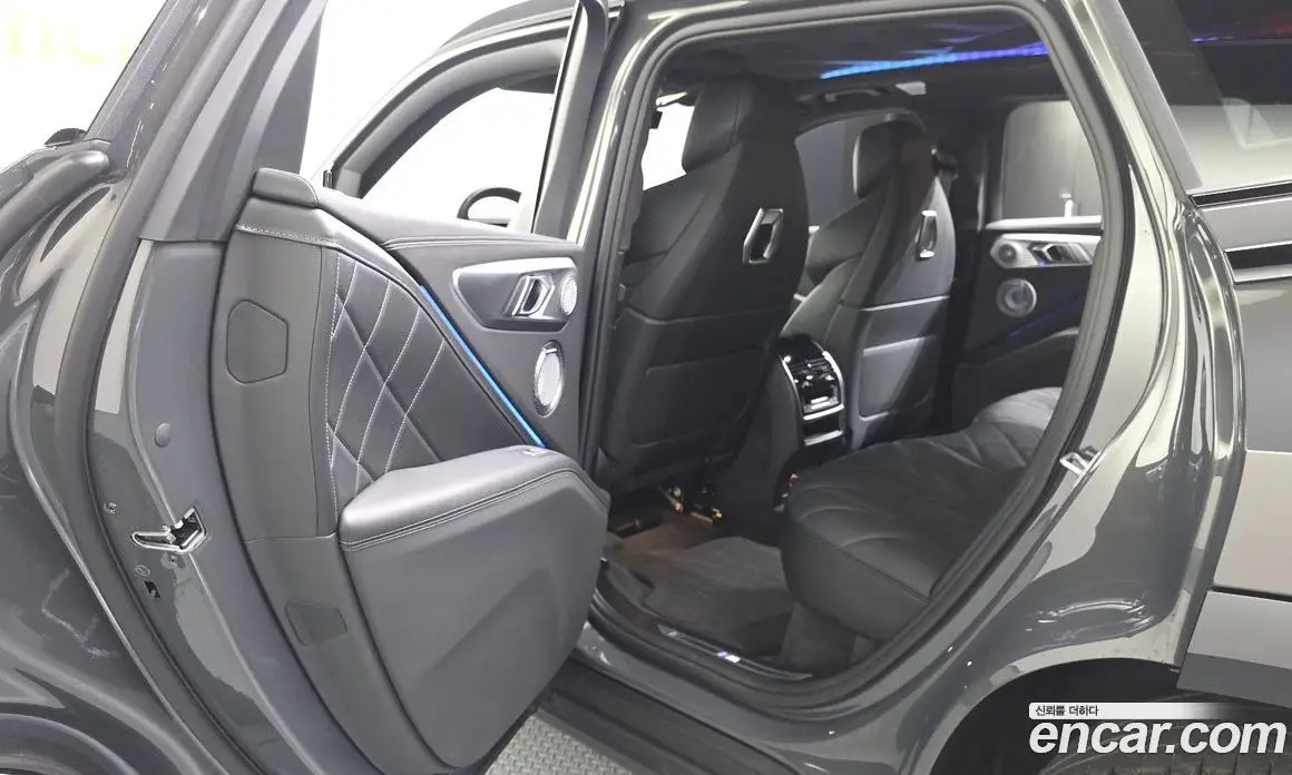 BMW XM 2025 4.4 автомат (гидро), фото 16