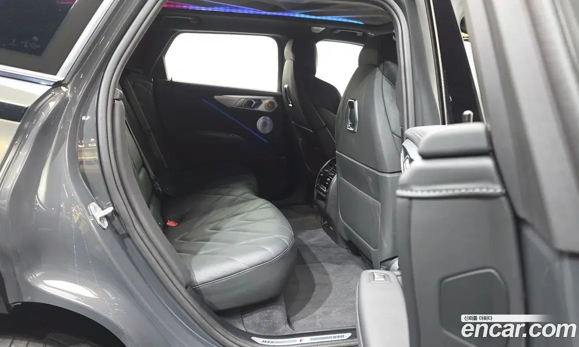 BMW XM 2025 4.4 автомат (гидро), фото 18