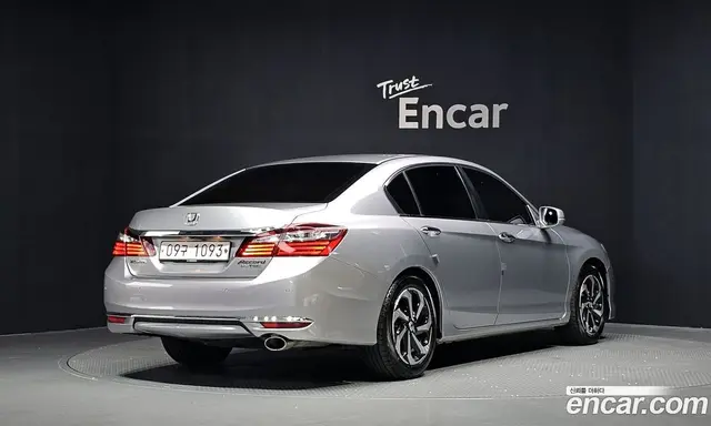 Honda Accord 2017 2.4 автомат (гидро), миниатюра 2