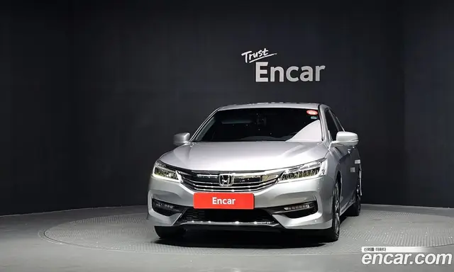 Honda Accord 2017 2.4 автомат (гидро), миниатюра 3