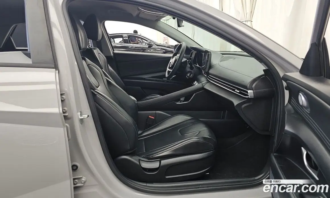 Hyundai Avante 2021 1.6 автомат (гидро), фото 11
