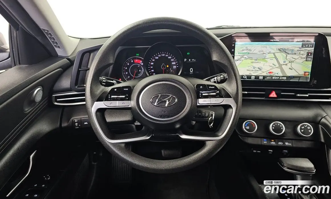 Hyundai Avante 2021 1.6 автомат (гидро), фото 13
