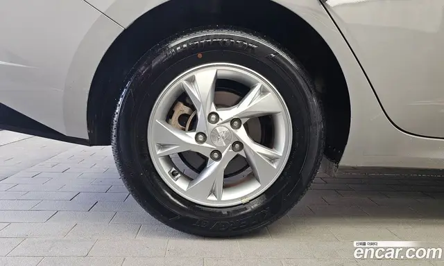 Hyundai Avante 2021 1.6 автомат (гидро), миниатюра 5