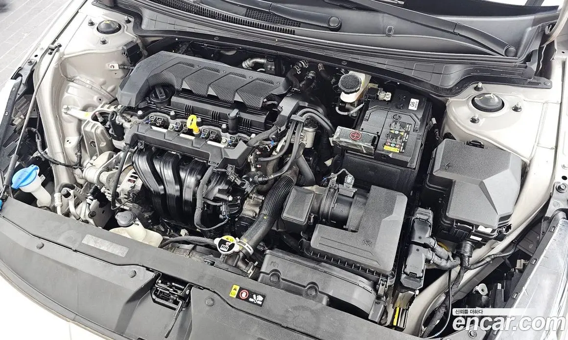 Hyundai Avante 2021 1.6 автомат (гидро), фото 6