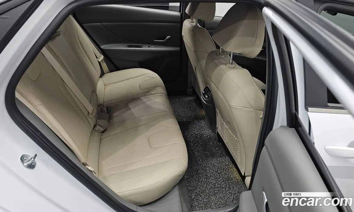 Hyundai Avante 2022 1.6 автомат (гидро), фото 17