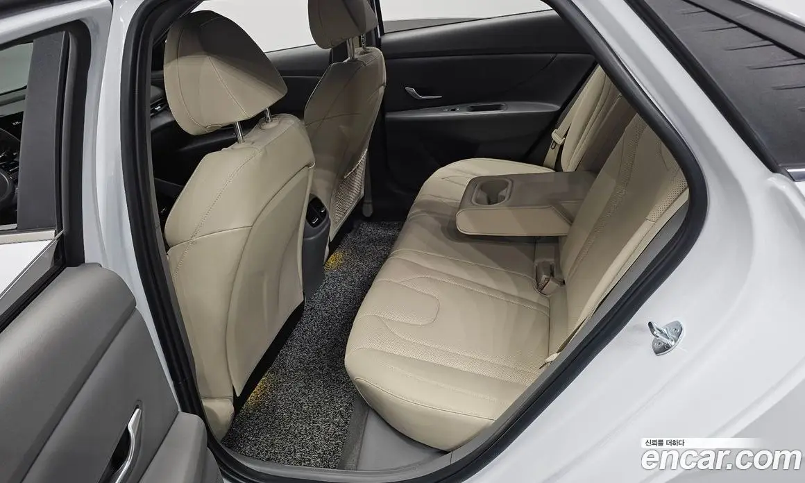 Hyundai Avante 2022 1.6 автомат (гидро), фото 18