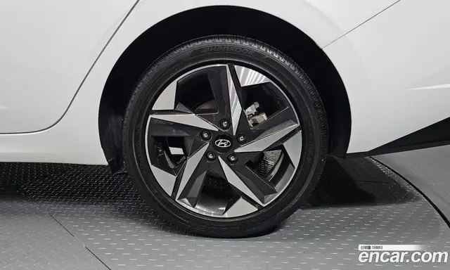 Hyundai Avante 2022 1.6 автомат (гидро), миниатюра 7