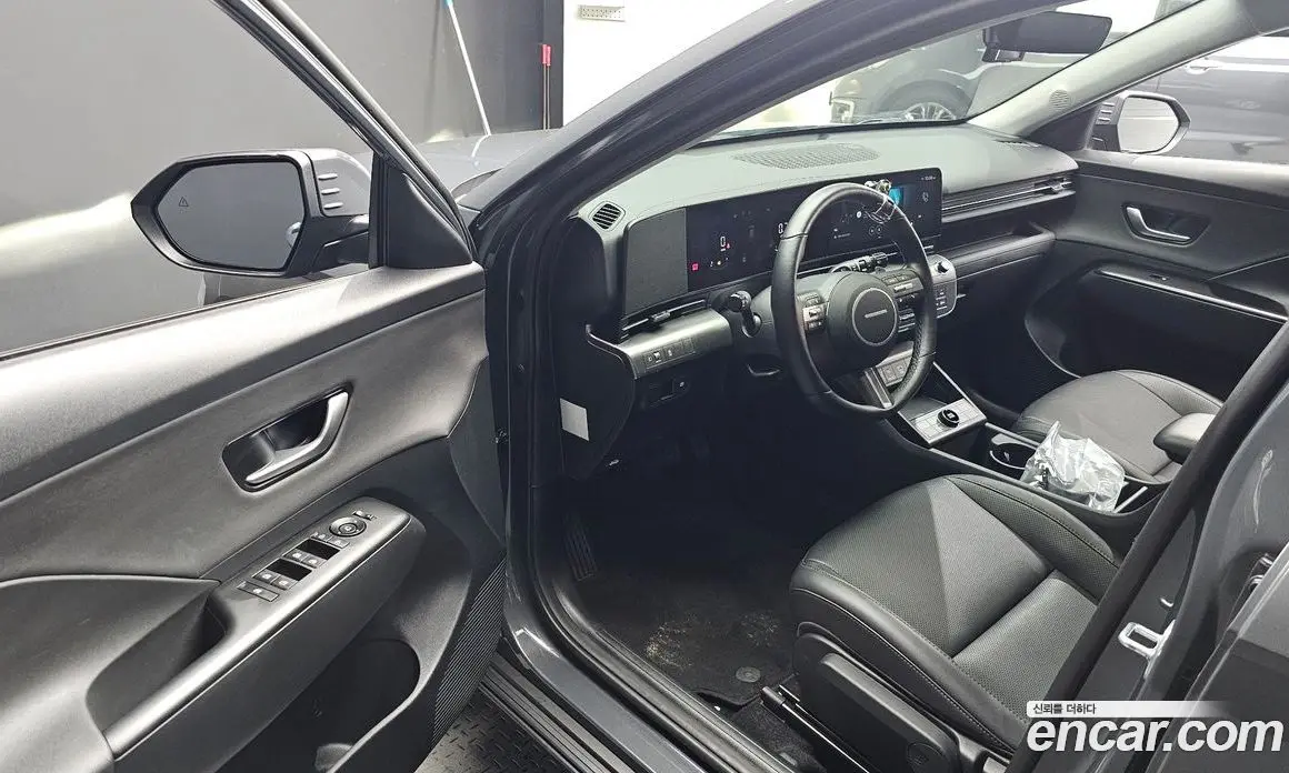 Hyundai Kona 2023 1.6 автомат (гидро), фото 13