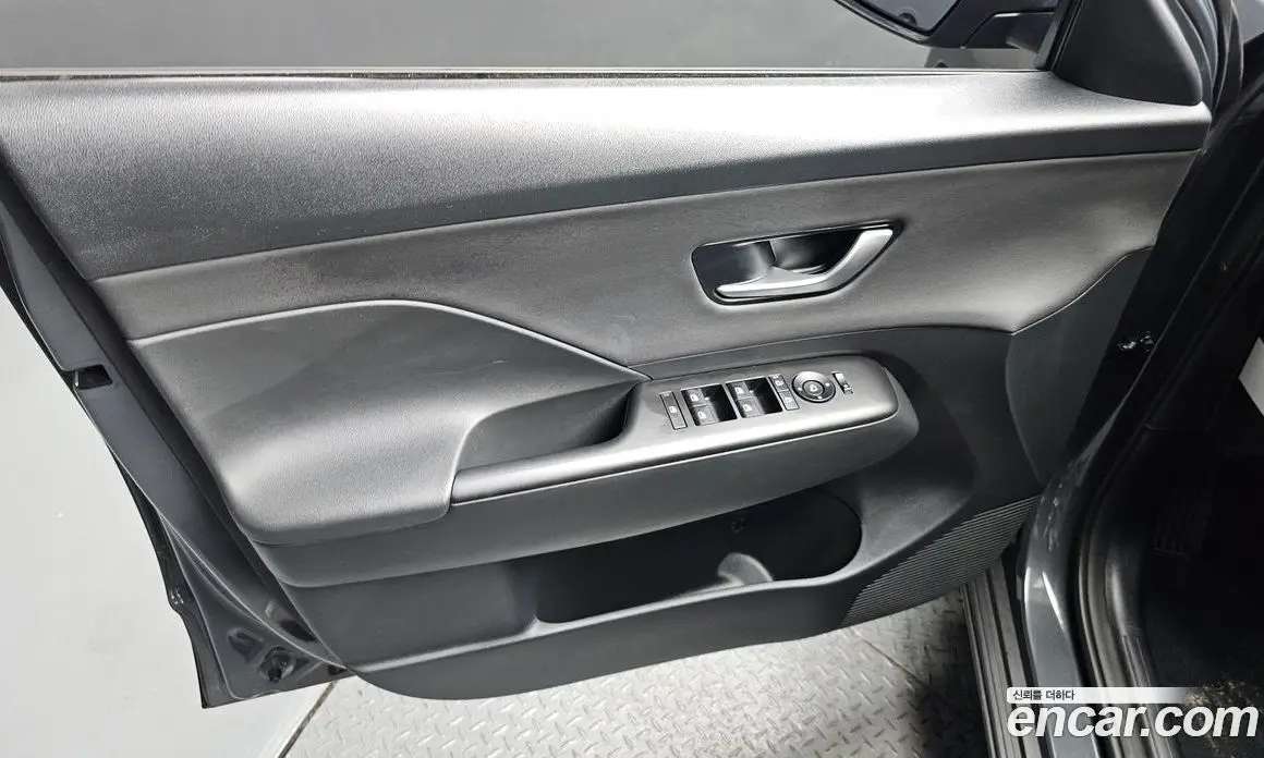 Hyundai Kona 2023 1.6 автомат (гидро), фото 14