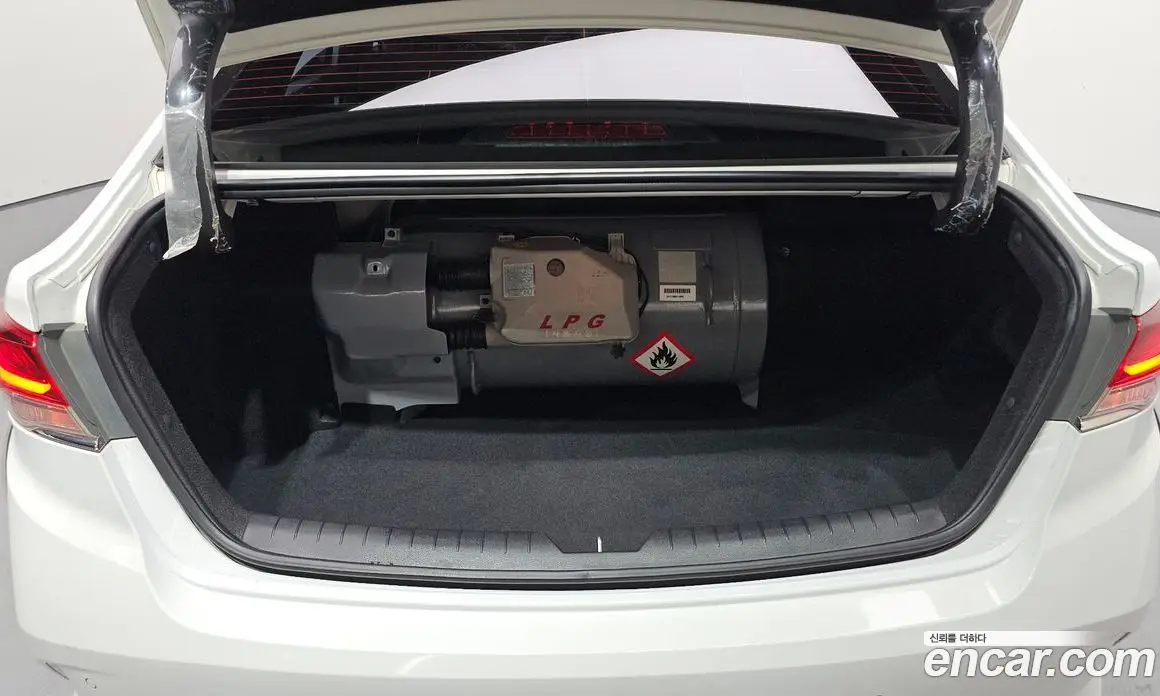 Hyundai Sonata 2017 2.0 автомат (гидро), фото 26