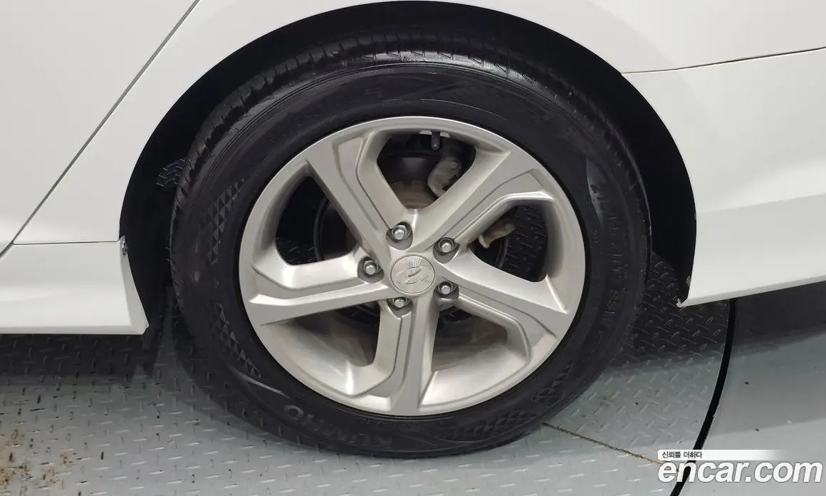 Hyundai Sonata 2017 2.0 автомат (гидро), фото 7