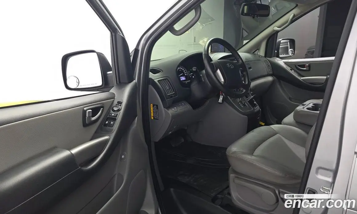 Hyundai Starex 2020 2.5 автомат (гидро), фото 13