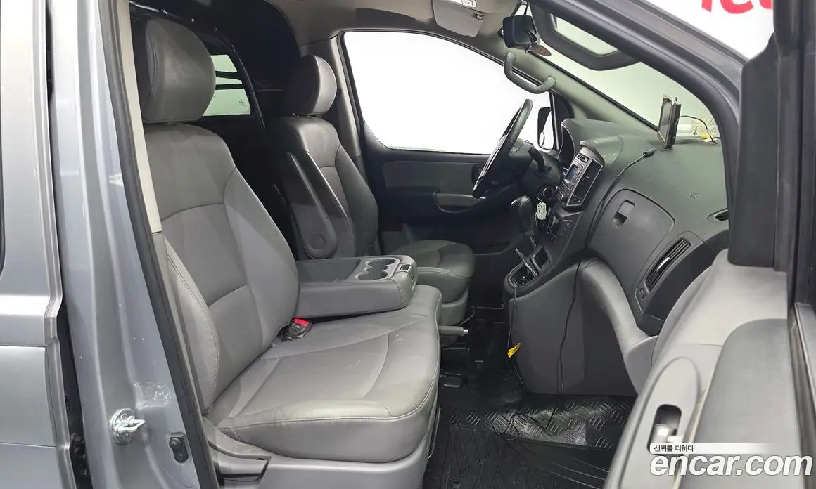 Hyundai Starex 2020 2.5 автомат (гидро), фото 16