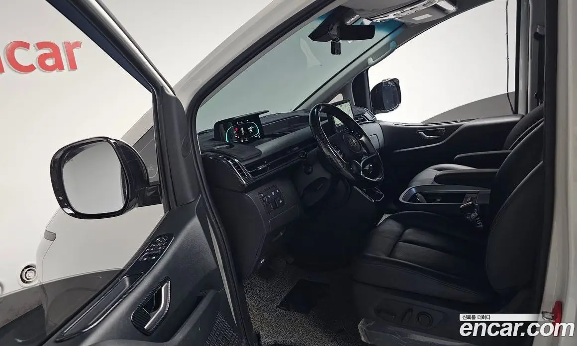 Hyundai Staria 2025 1.6 автомат (гидро), фото 12