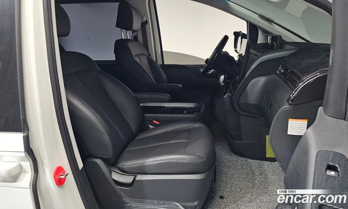 Hyundai Staria 2025 1.6 автомат (гидро), фото 15
