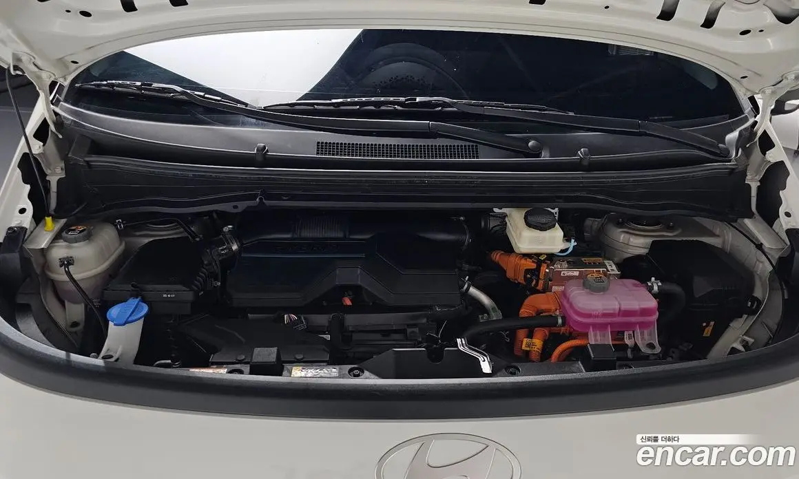 Hyundai Staria 2025 1.6 автомат (гидро), фото 5