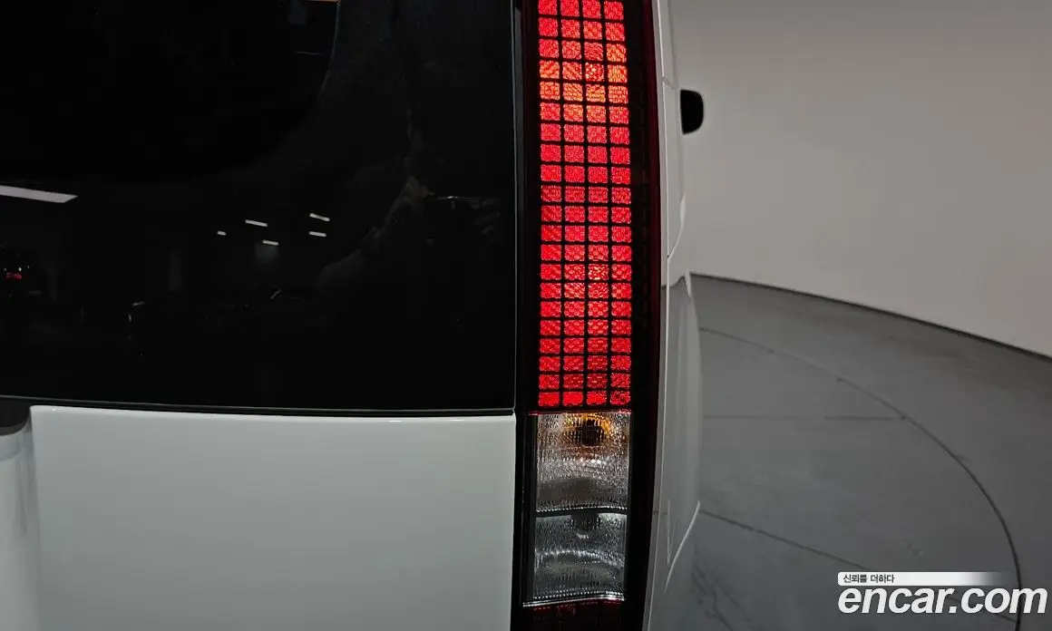 Hyundai Staria 2025 1.6 автомат (гидро), фото 8