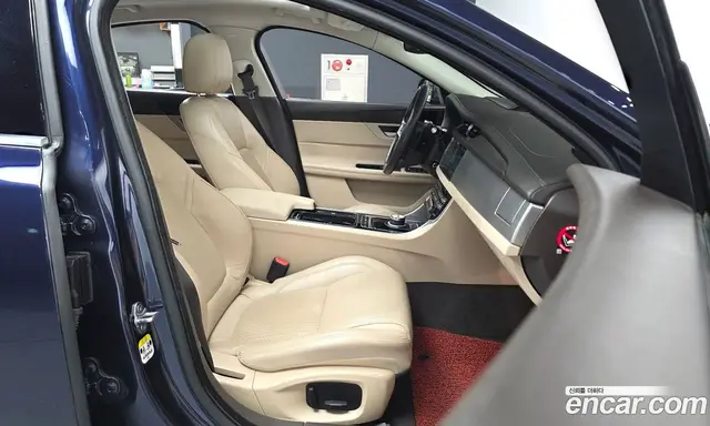 Jaguar XF 2018 2.0 автомат (гидро), миниатюра 11