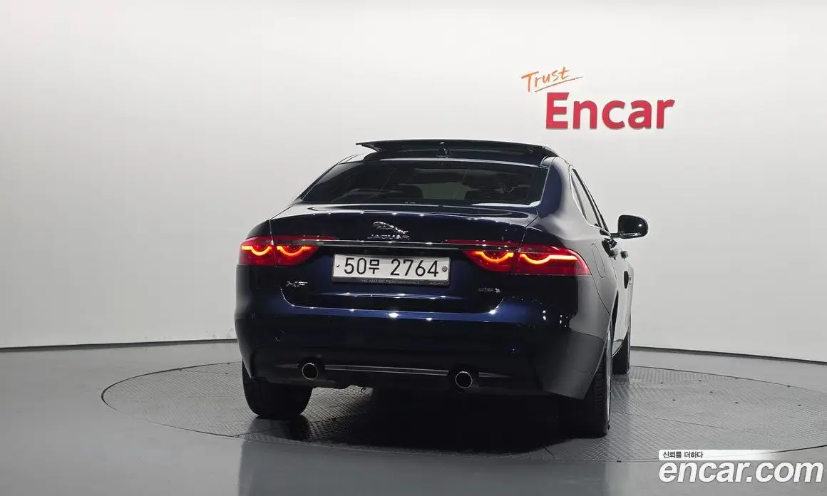Jaguar XF 2018 2.0 автомат (гидро), фото 4